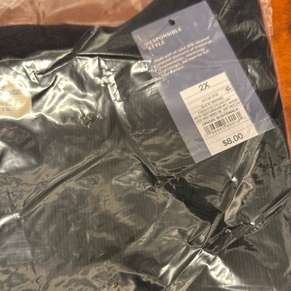 Universal Threads Black Sleeveless Women's Top perfect for summer 2X - Picture 4 of 4